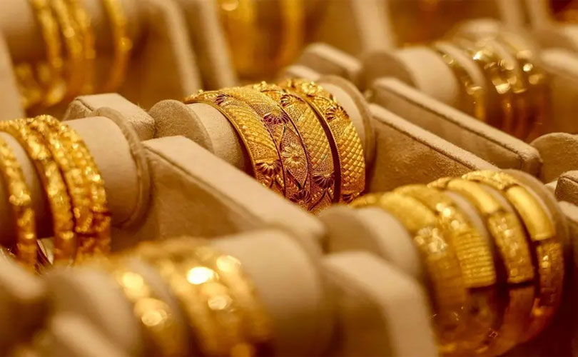 സ്വർണവില കൂപ്പുകുത്തുമോ എന്ന് ആശങ്ക; സ്വർണം വിറ്റ് കാശാക്കാൻ ഇന്ത്യക്കാരുടെ നെട്ടോട്ടം; മൂന്നു മാസത്തിനിടെ വിപണിയിലെത്തിയത് 50 ടൺ പഴയ സ്വർണം
