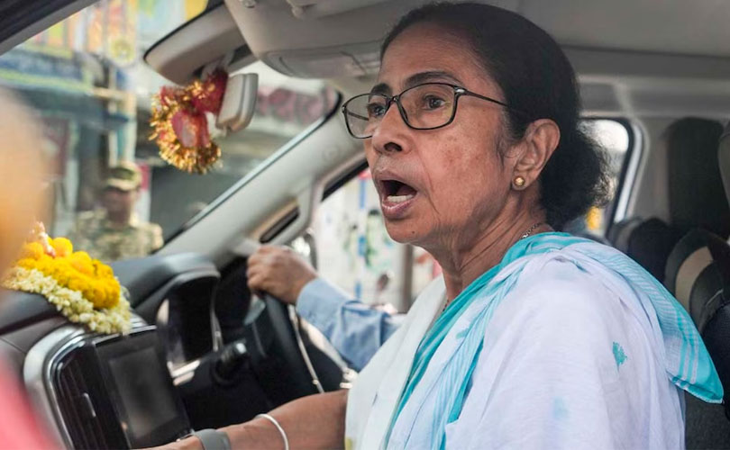 മമതയ്ക്ക് ഇരട്ട തിരിച്ചടി; നന്ദിഗ്രാമിന് പിന്നാലെ റെജിനഗറിലും സ്ഥാനാർഥി പിന്മാറി