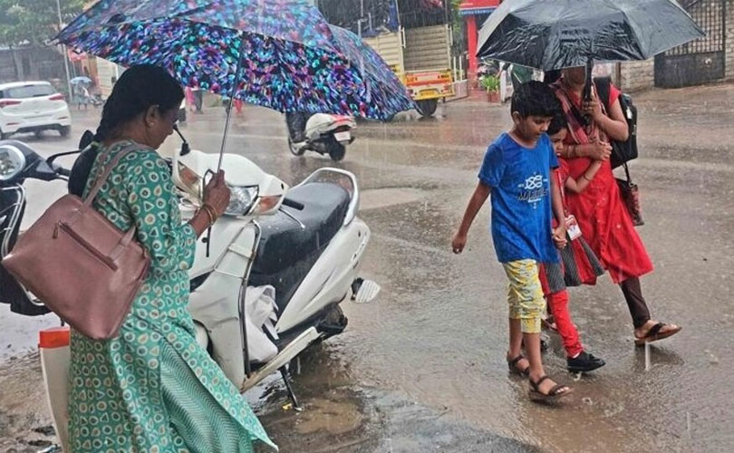 സംസ്ഥാനത്ത് കനത്ത മഴ; 9 ജില്ലകളിലും ചെങ്ങന്നൂർ, കുട്ടനാട് താലൂക്കുകളിലും നാളെ വിദ്യാഭ്യാസ സ്ഥാപനങ്ങൾക്ക് അവധി