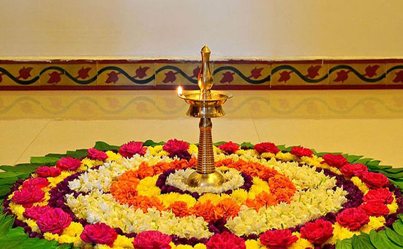 ഇന്ന് തിരുവോണം: ഓർമകളിലും ഒരുമയിലും വീണ്ടും പൂക്കുന്ന മലയാളിയുടെ ആഘോഷം; എല്ലാ മാന്യ വായനക്കാർക്കും കേരളശബ്ദത്തിന്റെ തിരുവോണാശംസകൾ...
